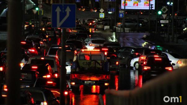 Омск сковали семибалльные пробки