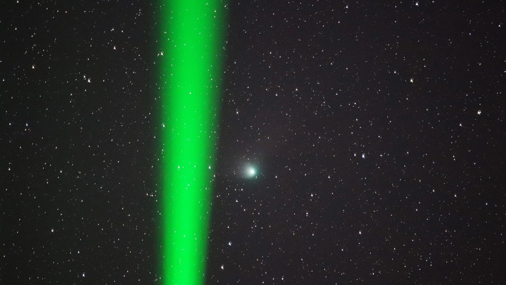 Омские астрономы запечатлели максимально приблизившуюся к Земле комету