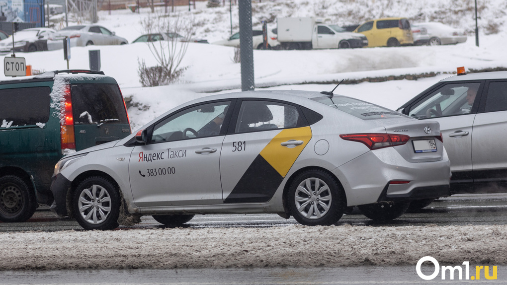 «Морозы не оправдание»: новосибирцы негодуют из-за повышения цен на такси
