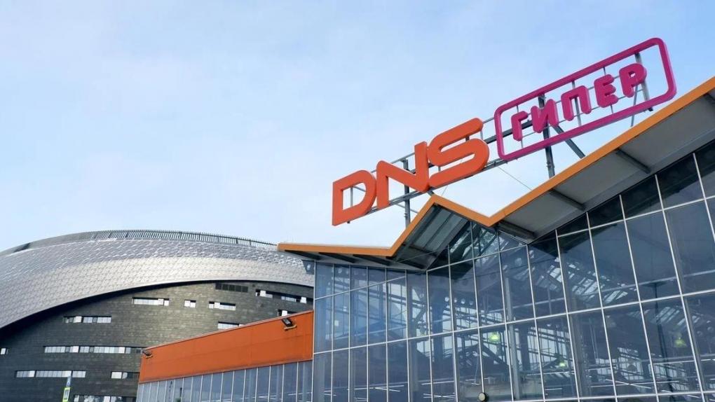 Есть потребность, нужно её удовлетворить: директоры сибирского филиала ООО ДНС Ритейл рассказали об идее магазина DNS АРЕНА