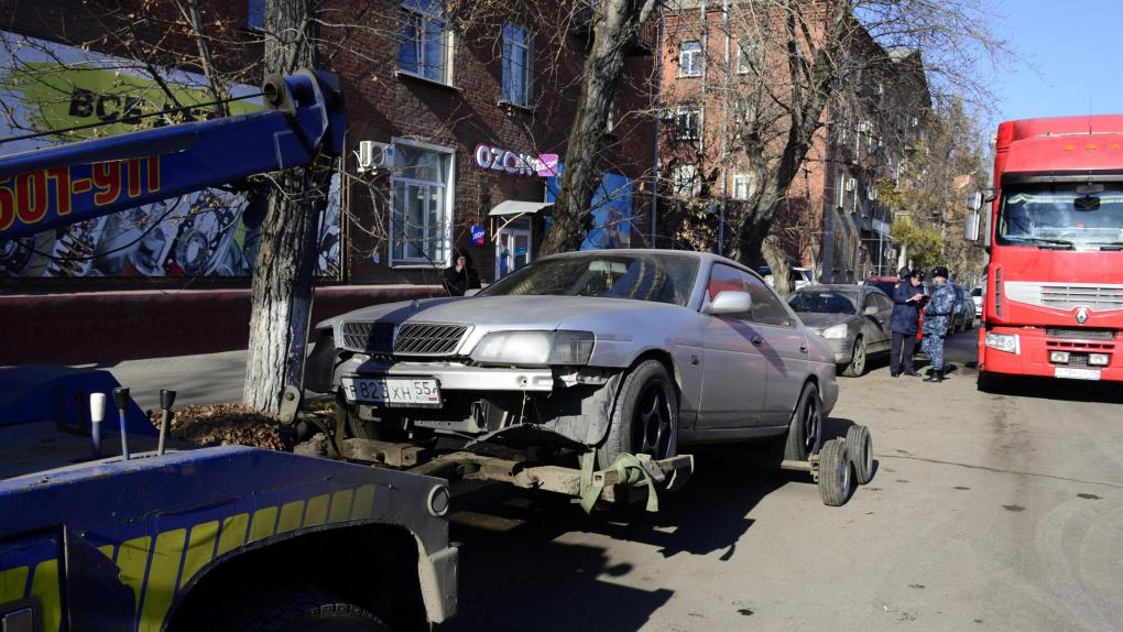 В Омске во время рейда 16 автомобилей арестовали за долги