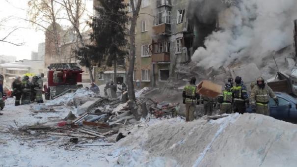 Появилось первое видео после взрыва газа на Линейной в Новосибирске