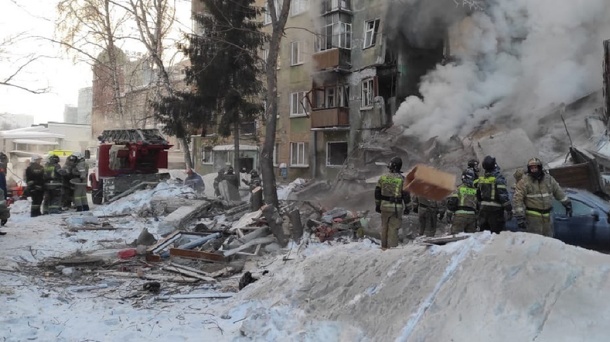 Появилось первое видео после взрыва газа на Линейной в Новосибирске