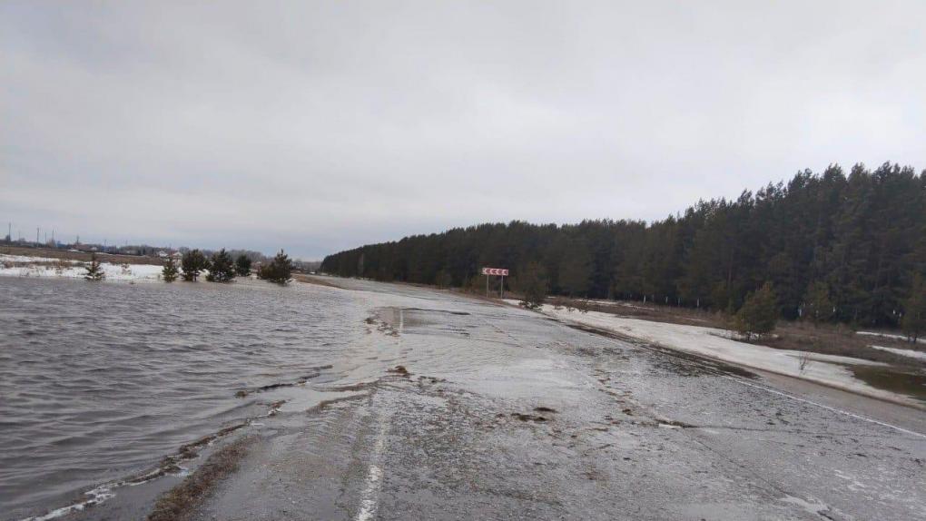 Наводнение — талая вода хлынула на новосибирские трассы