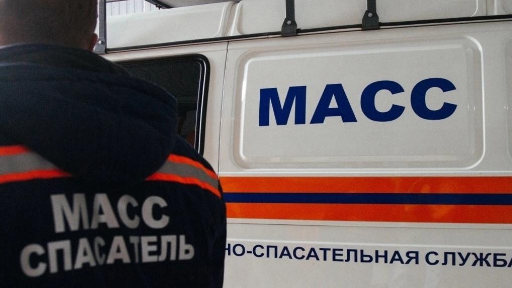 Новосибирские спасатели эвакуировали 300-килограммового мужчину и доставили в больницу