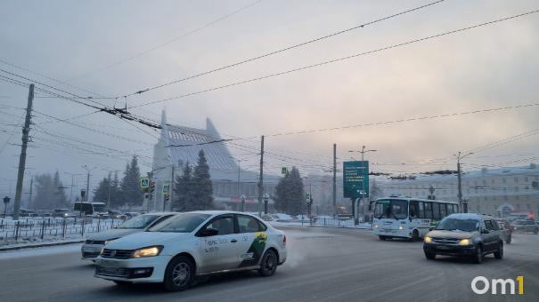 Гололёд, метель и мокрый снег. Омск попал в зону опасного шторма