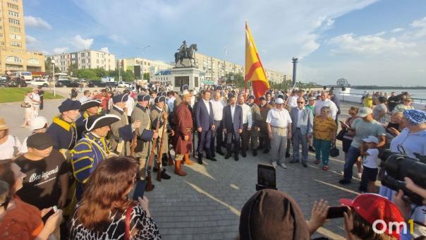 Памятник Бухгольцу в Омске официально открыли