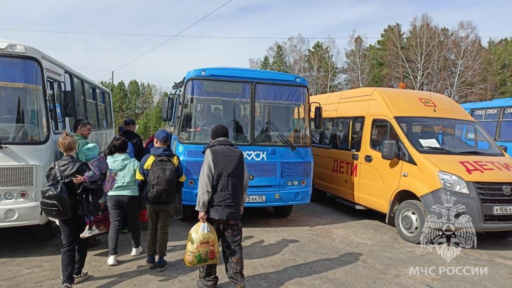 Частичную эвакуацию объявили в Омской области