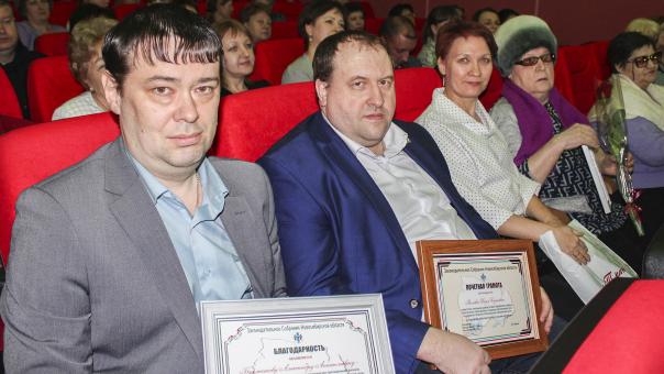 Около 30 энергетиков «Россети Новосибирск» наградили в рамках собраний трудовых коллективов