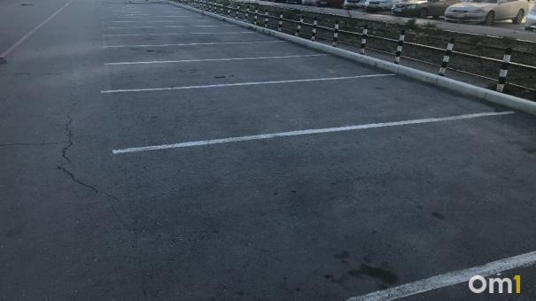 Количество бесплатных парковок сокращается в Новосибирске