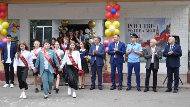 Сузунский район: депутаты Законодательного собрания НСО решают проблему двухсменки в школах