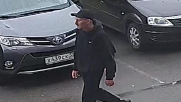 Полиция ищет омича, совершившего налёт на магазин