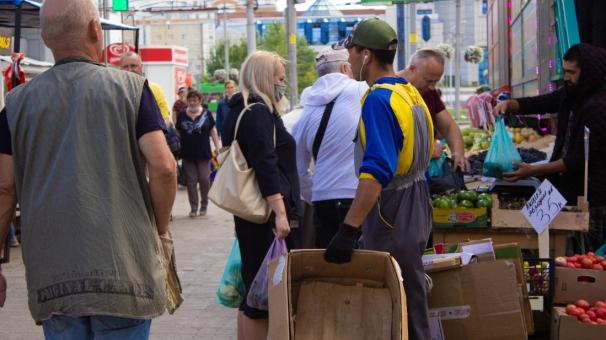 Коченёво: местные активисты разоблачили подпольный алкогольный бизнес мигрантов