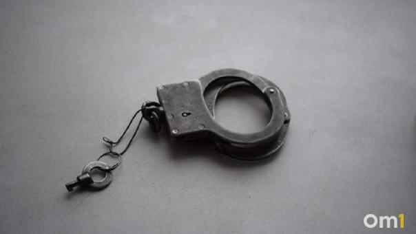 В Омске задержали супружескую пару наркокурьеров во время организации закладок