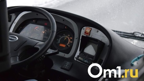 Водители и кондукторы болеют: на омские маршруты выходит меньше общественного транспорта