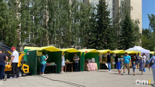 Дешёвое мясо и молоко предлагают купить новосибирцам на ярмарке