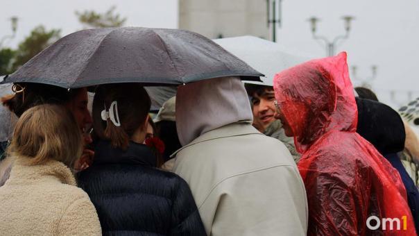 На Любинском проспекте в Омске начали отменять мероприятия из-за ухудшения погоды