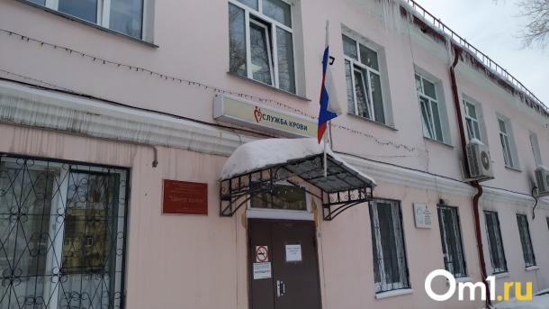 Фасады омских детских больниц разрисуют художники