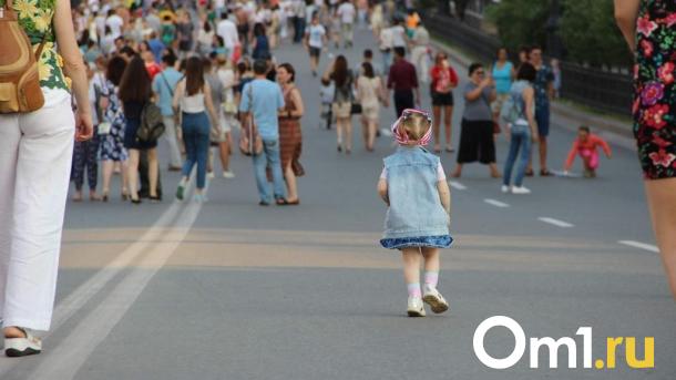 Омским родителям рассказали, как приучить ребёнка к здоровому образу жизни