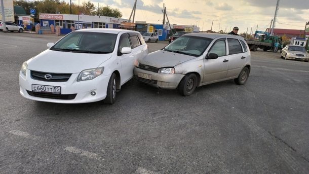 В ДТП в Омской области пострадали трое детей и женщина