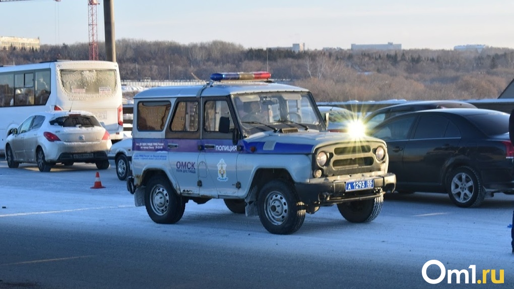 В Омске оцепили школы из-за информации о вооружённом мужчине
