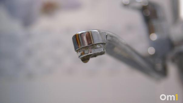 Омичи продолжают жаловаться на отсутствие горячей воды: что происходит?