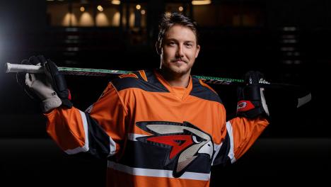 Омичи заплатили 60 тысяч рублей за джерси Шарипзянова и Буше из «Авангарда»