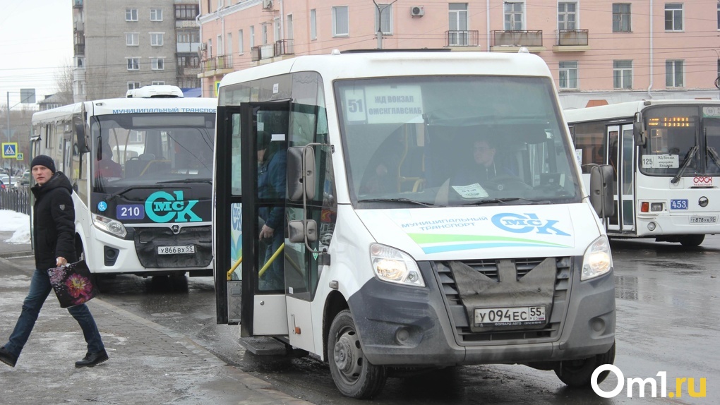 Автобус омск крутинка. ЧП Омский автовокзал. 5 Автобус отстрелили.