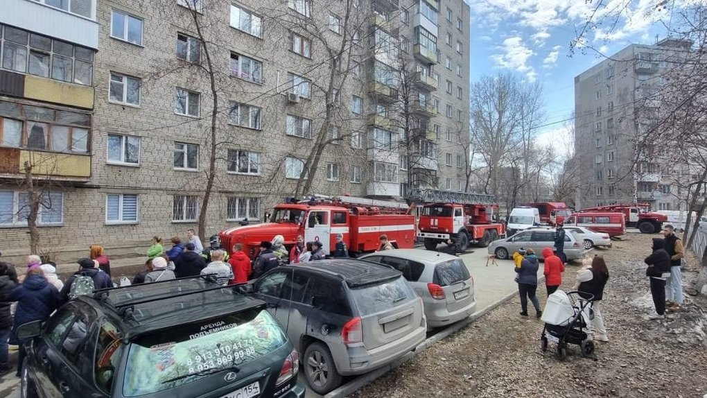 В Новосибирске сгорела дотла квартира в многоэтажке на улице Зорге — ФОТО