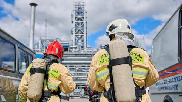 На «Омском каучуке» прошли плановые учения газоспасателей