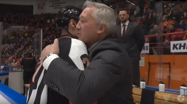Судья, накричавший на тренера омских «ястребов», извинился
