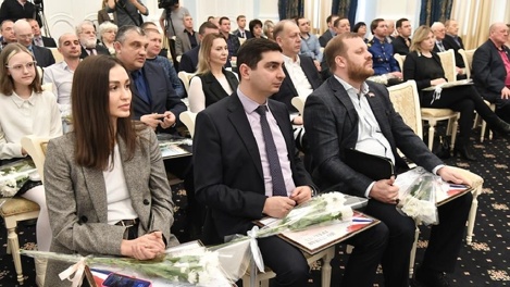 Главу омского регоператора наградили почетной грамотой за помощь мобилизованным