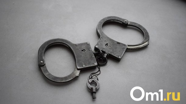 В Омске осуждённый напал на врача и держал её в заложниках