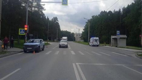 Haval сбил пешеходов в Новосибирске: женщина и ребёнок пострадали