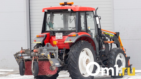 Точно не 300: в Омской области требуются трактористы на зарплату в 100 тысяч рублей