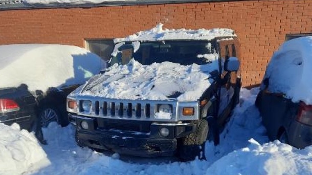 Судебные приставы продают Hummer омского застройщика за 1,5 миллиона рублей