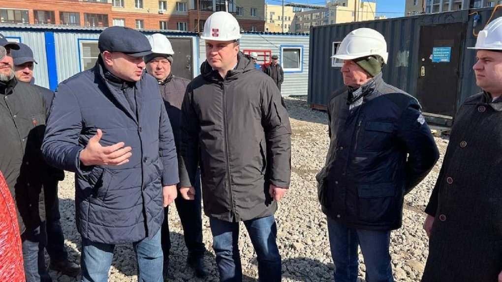 Генподрядчик, мэр и министр рассказали врио Хоценко о ходе строительных работ