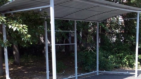 В Омске к середине сентября оборудуют 28 остановок для маломобильных пассажиров