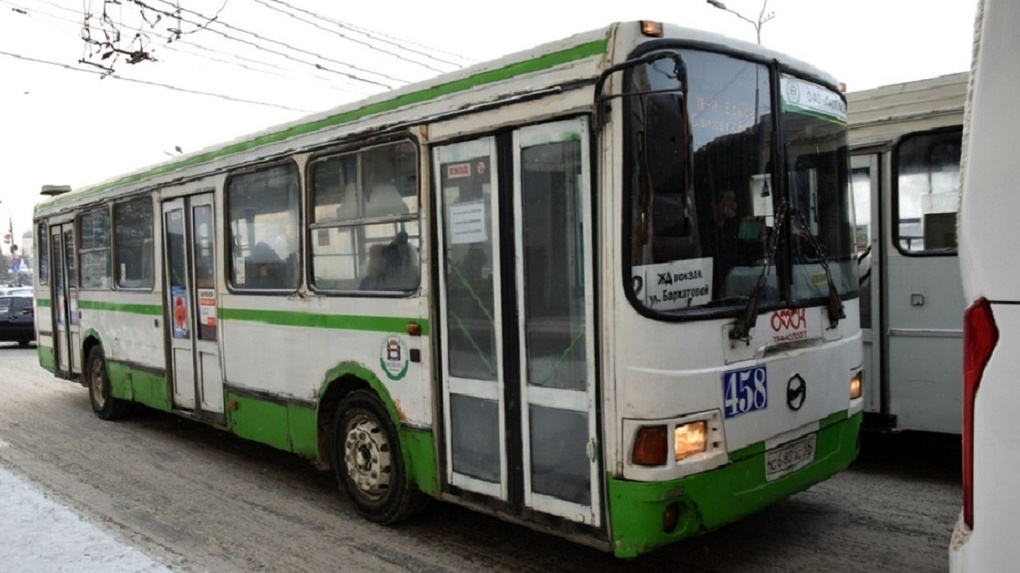 Старые омские автобусы обогреют за 285 тысяч рублей