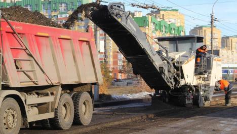 Дорогу по бульвару Архитекторов в Омске разберут до основания