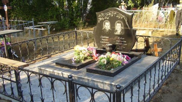 Почему омичам выгодно заказывать памятник в осенне-зимний период?
