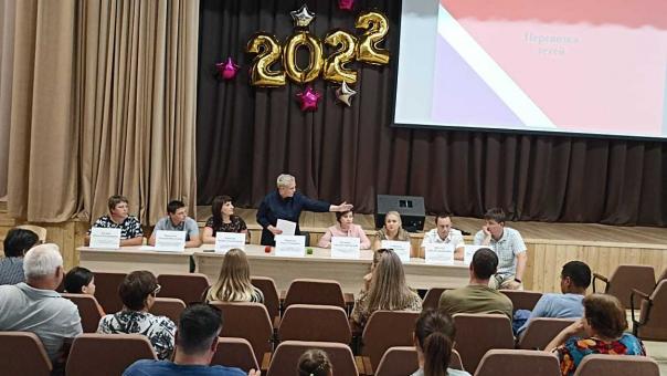 В Омске первоклассников начнут подвозить прямо до школ на специальных автобусах