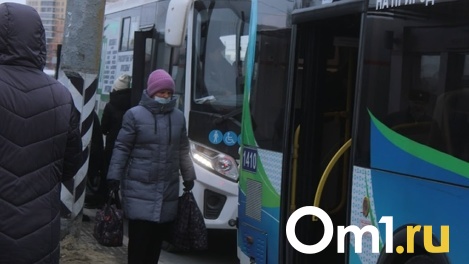 В Омске окончательно закрыли автобусный маршрут, который связывал окраину Амурского посёлка с центром