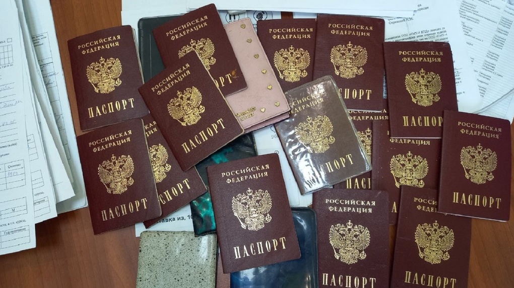 В Омске на мусоросортировочном заводе нашли 20 паспортов