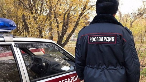 В Омске семейная пара пыталась украсть мебель из общежития