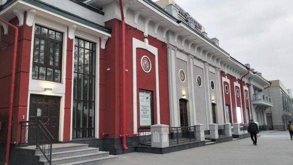 В Новосибирске после спектакля в театре Афанасьева мужчина сделал предложение девушке