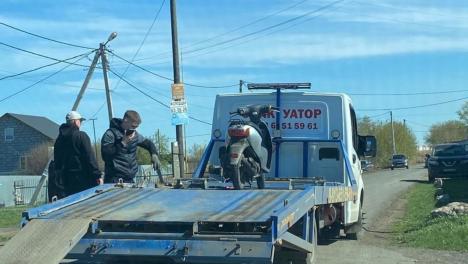 За неделю в Омске более десяти подростков попали под санкции за вождение без прав