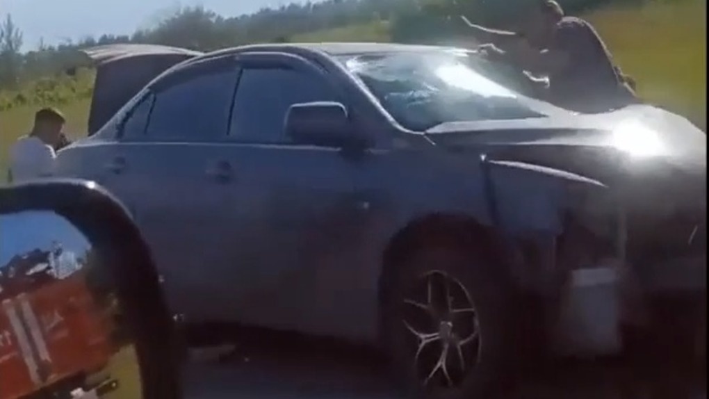 Машина в лепёшку: 11-летняя девочка пострадала в ДТП с фурой в Новосибирске. ВИДЕО