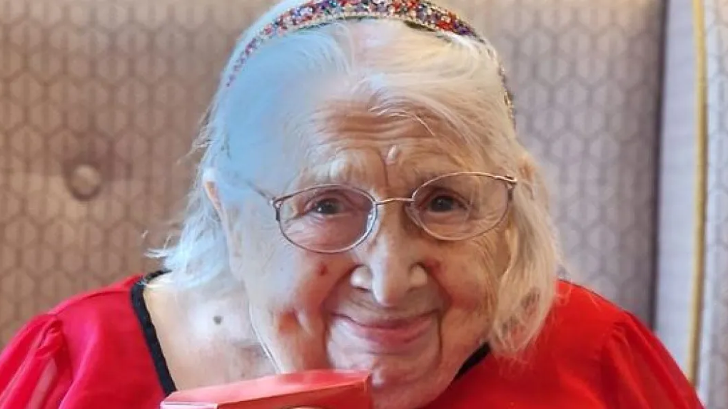 «Избегайте мужчин»: 100-летняя британка раскрыла секрет долголетия