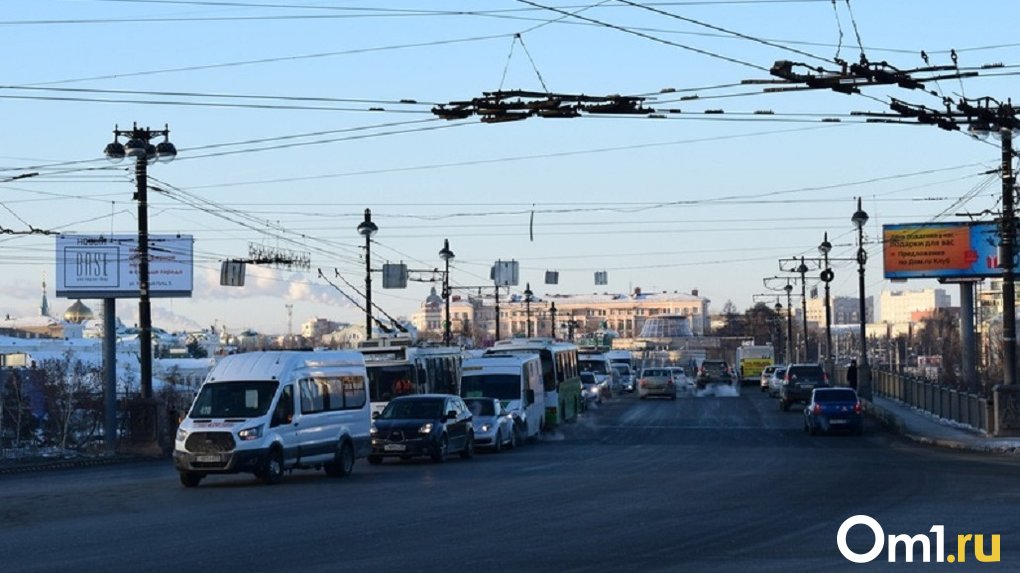 «Из «Меги» уехать невозможно»: В Омске закрыли ещё один маршрут из-за убытков частного перевозчика